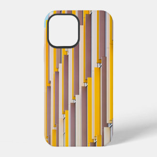 COQUE iPhone 12 BÂTIMENT EN BÉTON JAUNE EN JOURNÉE