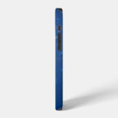 Coque iPhone 12 Corbeau dans un ciel bleu enneigé (Côté gauche)