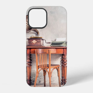 Coque iPhone 12 Fauteuil antique, vieille machine à écrire, radio