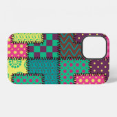 Coque iPhone 12 fond patchwork avec différents motifs (Verso Horizontal)