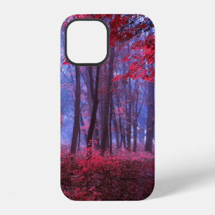 Coque iPhone 12 Forêt mystérieuse foncée dans les tons roses. Myst