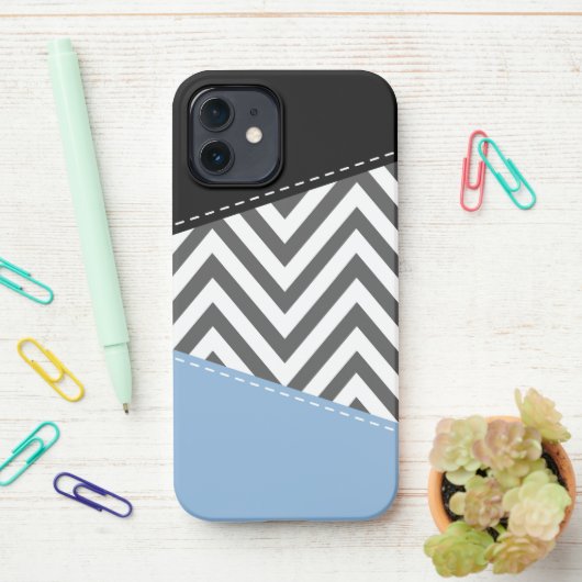Coque iPhone 12 Gris Zigzag, Gris Chevron, Motif Zigzag, Bleu (Sur le bureau)