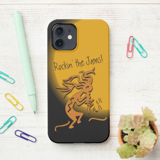 Coque iPhone 12 Kokopelli Avec Notes Musicales Oeuvre D'Art (Sur le bureau)
