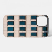 Coque iPhone 12 La façade du bâtiment moderne de forme rectangulai (Verso Horizontal)