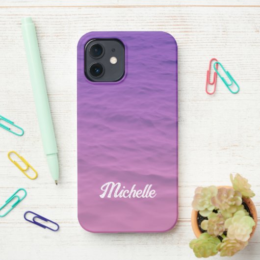 Coque iPhone 12 Mer Rose Et Violet Personnalisée (Sur le bureau)