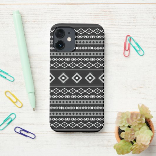 Coque iPhone 12 Mini Aztec blanc gris noir Motifs mélangés Motif (Sur le bureau)