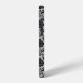 Coque iPhone 12 Motif Damassé Rococo Noir sur Gris (Côté gauche)