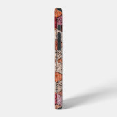 Coque iPhone 12 Motif patchwork brodé sans couture. Bohème. (Côté gauche)