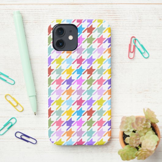 Coque iPhone 12 Multicolor Houndstooth+Motif blanc (Sur le bureau)