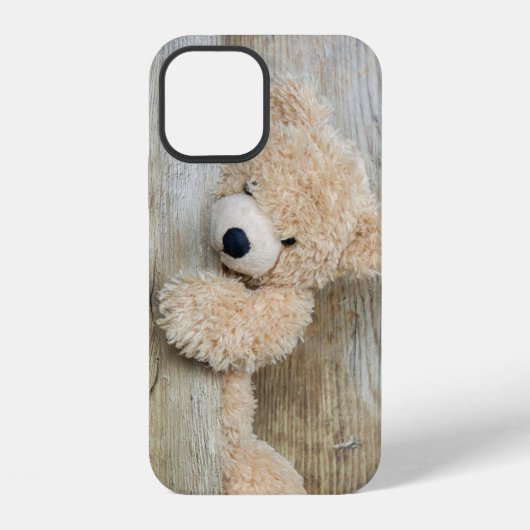 Coque iPhone 12 Ours Cute Stuffé Mur Rustique En Bois (Verso)