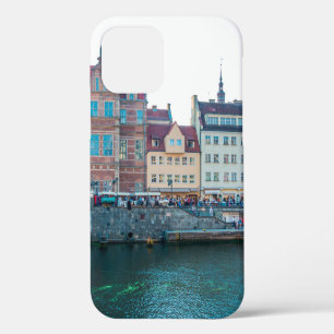 Coque iPhone 12 Panorama de décorations colorées typiques de maiso
