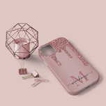 Coque iPhone 12 Parties scintillant Rose de luxe à goutte d'or Mon<br><div class="desc">Parties scintillant Rose Gold Sparkle Drips Monogram Cellulaire étui avec parties scintillant en or rose/rose faux mode goutte sur un arrière - plan chic avec votre monogramme et nom personnalisés. Le luxe vous envahit, votre téléphone devrait donc l'être aussi ! Veuillez nous contacter à cedarandstring@gmail.com si vous avez besoin d'aide...</div>