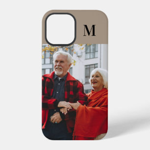 Coque iPhone 12 Pro Simple Photo de portrait monogrammé beige marron