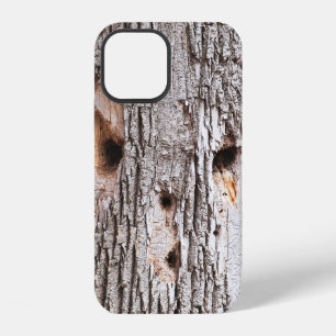 Coque iPhone 12 Trou de Pic dans un Tronc d'Arbre