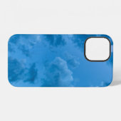 Coque iPhone 12 Vue en contre-plongée de nuages bleus (Verso Horizontal)
