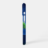 Coque iPhone 16 Arbre vert vif sur Midnight Blue Lake Phone (Côté gauche)