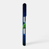 Coque iPhone 16 Arbre vert vif sur Midnight Blue Lake Phone (Côté droit)