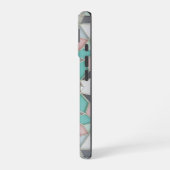 Coque iPhone 16 argent avec un peu de rose (Côté gauche)