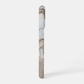 Coque iPhone 16 Beige Marble with Gold Veins – Elegant Design (Côté droit)