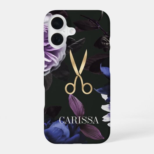 Coque iPhone 16 Ciseaux de coiffeur dorés sur des fleurs sombres é (Verso)