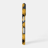 Coque iPhone 16 Coquelicots jaunes sur fond bleu marine (Côté droit)