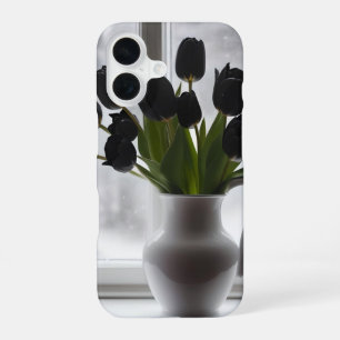 Coque iPhone 16 "Élégance givree : Tulipes noires dans un vase bla