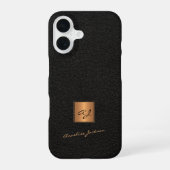 Coque iPhone 16 Élégant or monogrammed nom de script noir cuir (Verso)