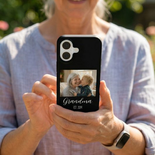 Coque iPhone 16 Grandma Established Photo White Script Text
