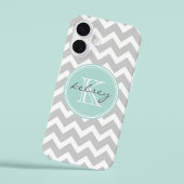 Coque iPhone 16 Gray and Mint Chevron Custom