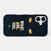 Coque iPhone 16 IL Joue Les Yeux "Quoi.Es.Vous." (Verso Horizontal)