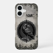 Coque iPhone 16 Initiale monogramme de corbeau gothique au charbon (Verso)