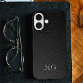 Coque iPhone 16 Initiales blanches en monogramme sur cuir noir mod