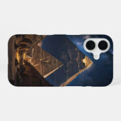 Coque iPhone 16 Majestic pyramide complexe à la conception nocturn (Verso Horizontal)
