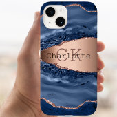 Coque iPhone 16 Marbre d'agate bleue rose or nom monogramme