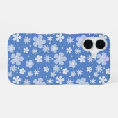 Coque iPhone 16 Marguerites blanches et points sur fond bleu (Verso Horizontal)