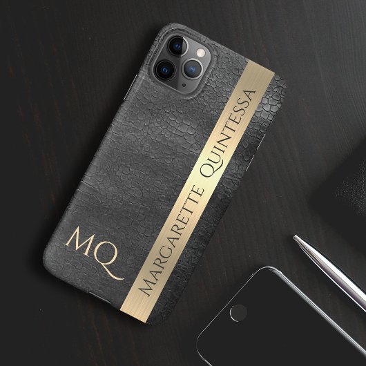 Coque iPhone 16 Moderne Élégant Cuir Noir Monogrammé Feuille D'Or