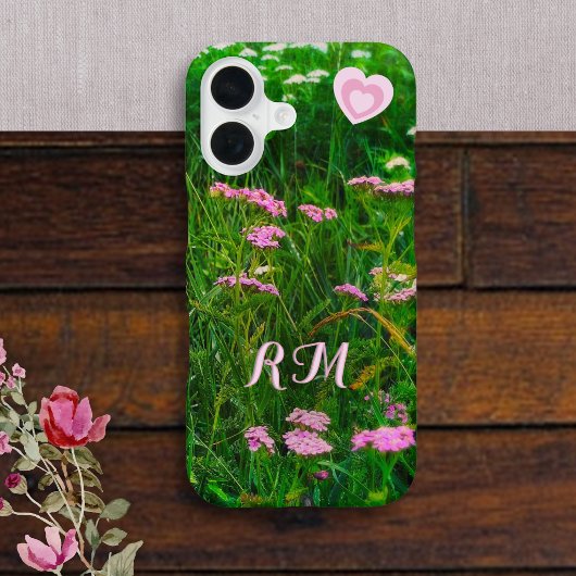 Coque iPhone 16 Monogram Pink Wildflower Hearts
