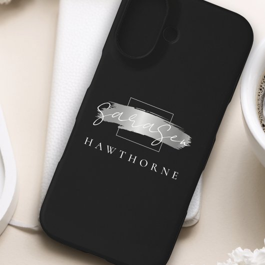 Coque iPhone 16 Monogramme moderne Noir Faux Argent