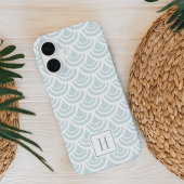 Coque iPhone 16 Monogramme Motif à échelle de poisson d'Aqua Lumiè