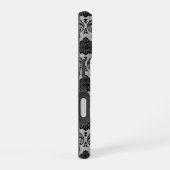 Coque iPhone 16 Motif Damassé Rococo Noir sur Gris (Côté droit)