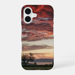 Coque iPhone 16 Nuages rouges Arbre du coucher du soleil Champs ve