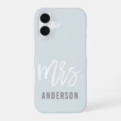 Coque iPhone 16 Pastel Blue-Grey Nouvelle Madame Nom Mariée (Verso)