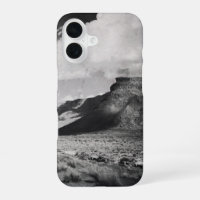 Photographie du paysage de la montagne noire et bl