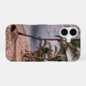Coque iPhone 16 Plage orageuse avec palmiers (Verso Horizontal)