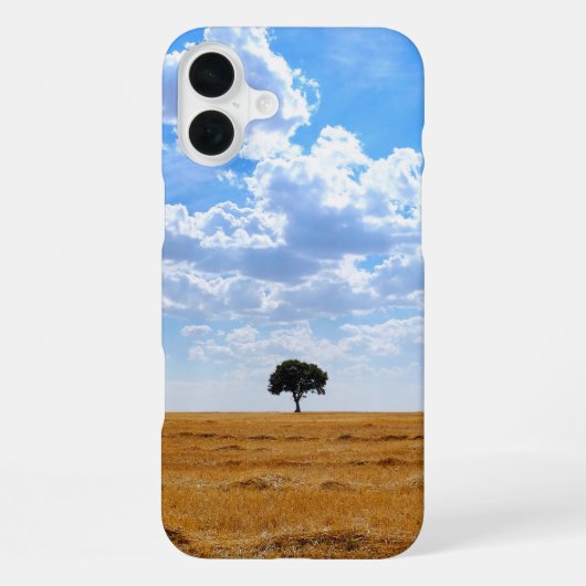 Coque iPhone 16 Plus Arbre dans un champ de blé récolté (Verso)