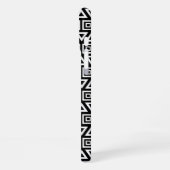 Coque iPhone 16 Plus Aztec Triangles+Motif Carré blanc sur noir (Côté gauche)