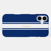 Coque iPhone 16 Plus Bleu marine bandes de course blanches monogramme o (Verso Horizontal)