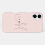 Coque iPhone 16 Plus Blush rose élégant monogramme script (Verso Horizontal)