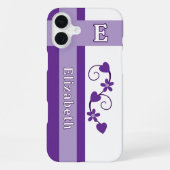 Coque iPhone 16 Plus Fleurs initiales de nom personnalisé cœurs violets (Verso)