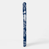 Coque iPhone 16 Plus Flocons de neige sur fond bleu foncé (Côté gauche)